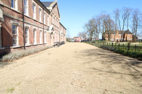 3 bedroom terraced house to rent, Sergeants Mess, Le Cateau Road