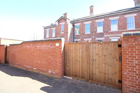 3 bedroom terraced house to rent, Sergeants Mess, Le Cateau Road