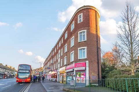 3 bedroom flat for sale, Forest Road, London E17