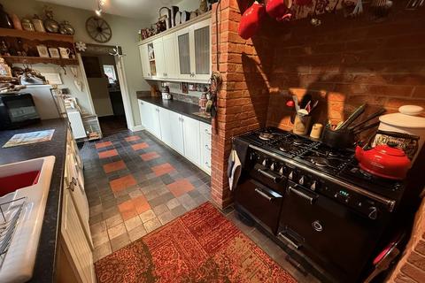 3 bedroom semi-detached house for sale, Winsover Road, Spalding