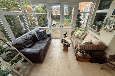 3 bedroom semi-detached house for sale, Winsover Road, Spalding