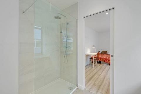 2 bedroom apartment for sale, Dundee Court, Long Lane, London