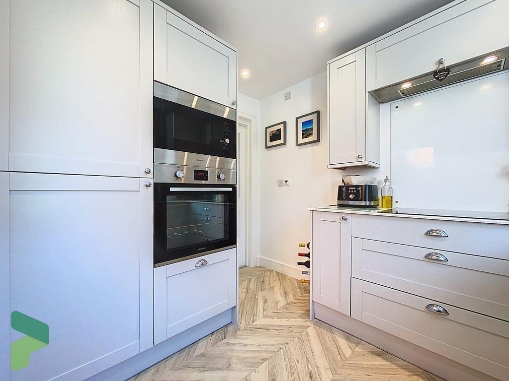 Seperate Fully Fitted Kitchen