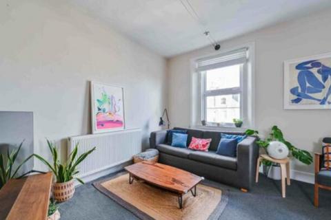 2 bedroom maisonette to rent, Harecourt Road, Islington, London