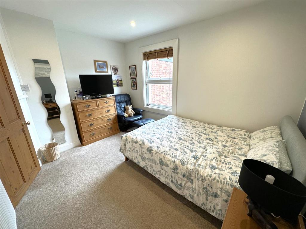 Second Bedroom 090