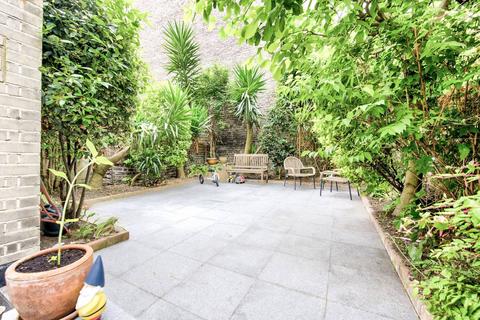 2 bedroom flat for sale, Coleherne Road, Chelsea, London, SW10