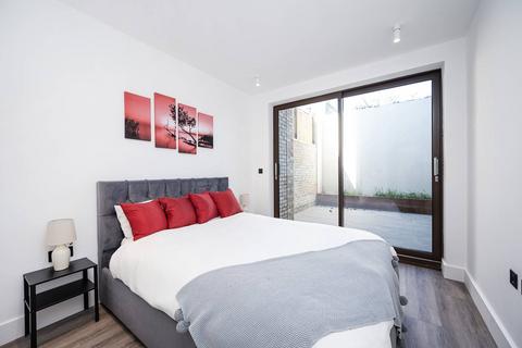2 bedroom flat for sale, Michigan Avenue, Manor Park E12