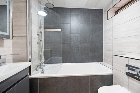 2 bedroom flat for sale, Michigan Avenue, Manor Park E12