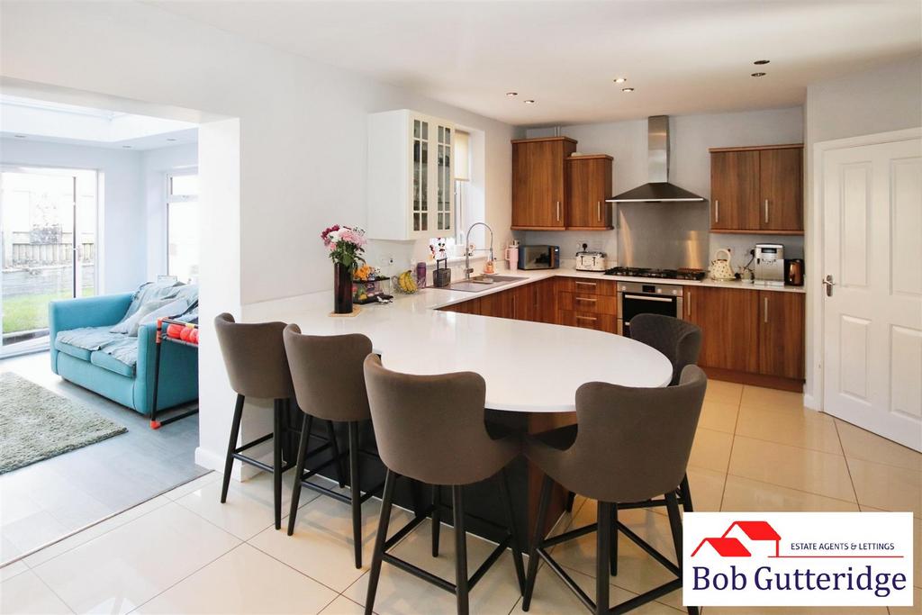 Fitted kitchen/ diner