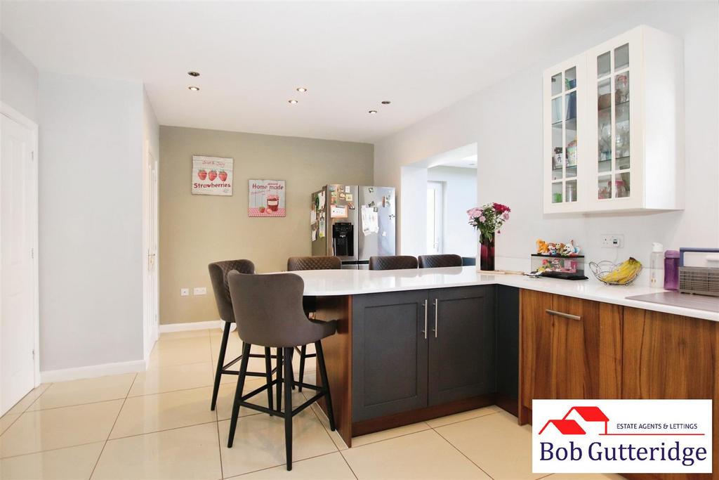 Fitted kitchen/ diner