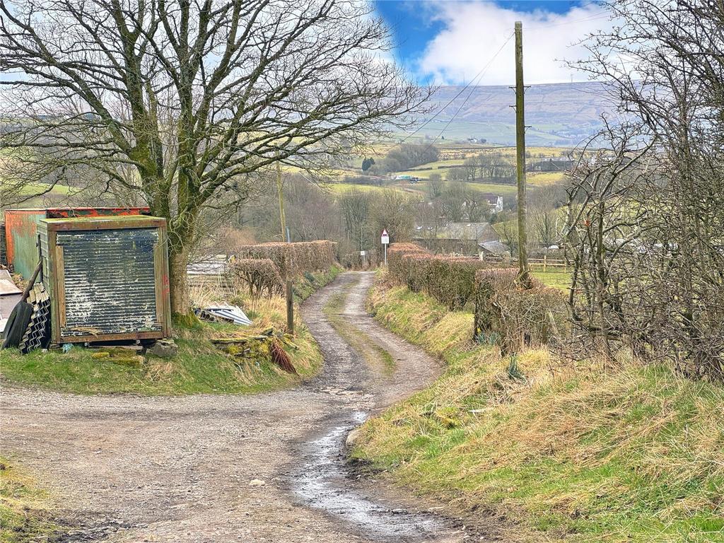 Peers Clough Road