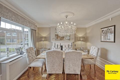 5 Chalklands, Sandon, Chelmsford, CM2 7TH