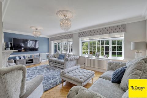 5 Chalklands, Sandon, Chelmsford, CM2 7TH