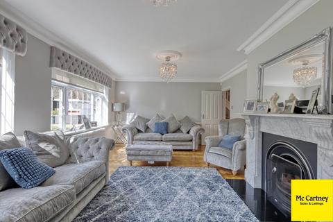 5 Chalklands, Sandon, Chelmsford, CM2 7TH