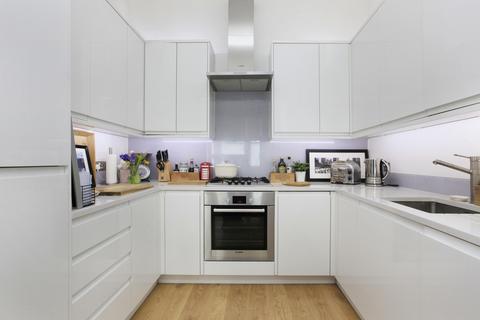 35b Ramsden Road, London, SW12 8QX