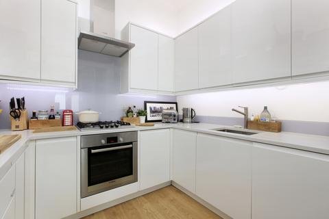 35b Ramsden Road, London, SW12 8QX