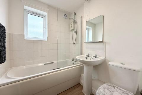 1 bedroom flat to rent, Avenue Road, Whittington Moor