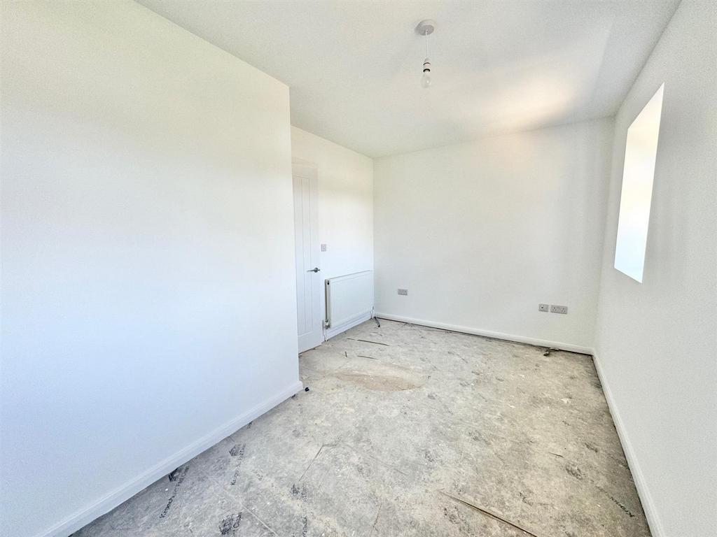 Bedroom 2a.jpg