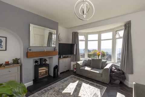 38 Roils Head Road, Halifax, HX2 0LH