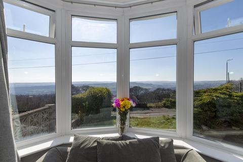 38 Roils Head Road, Halifax, HX2 0LH