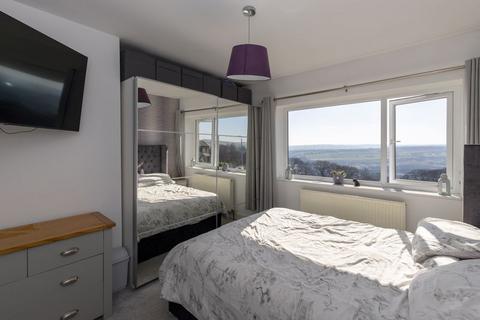 38 Roils Head Road, Halifax, HX2 0LH