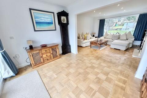 4 bedroom detached house for sale, Penmaen Park, Llanfairfechan