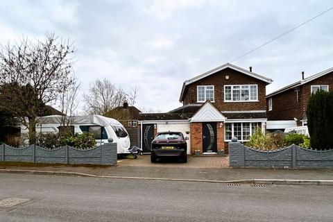3 bedroom detached house for sale, Littlelawns Close, Brownhills, Walsall WS8 7DH