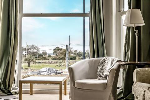 2 bedroom flat for sale, South Parade, Southsea
