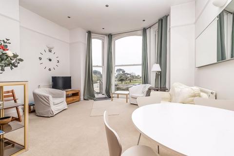 2 bedroom flat for sale, South Parade, Southsea