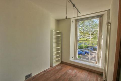 Flat 3, 4 Richmond Road, Exeter, EX4 4JA