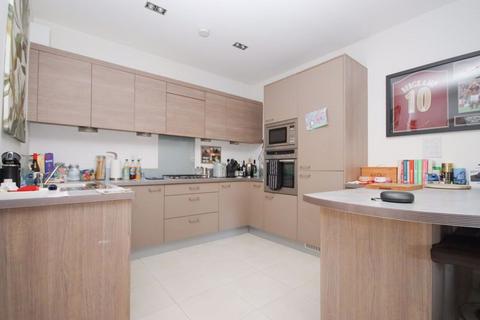 2 bedroom apartment for sale, The Galleries, Warley, Brentwood CM14