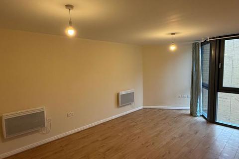 1 bedroom flat to rent, Highfield Road, Feltham