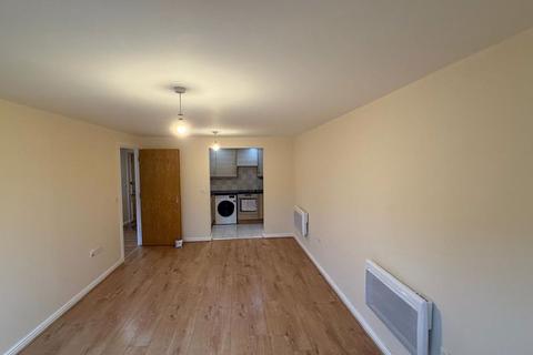 1 bedroom flat to rent, Highfield Road, Feltham