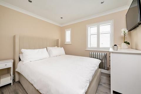 25 Allington Rise, Sherfield On Loddon, Hook, RG27 0ST