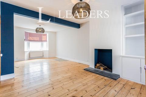 3 bedroom semi-detached house to rent, Western Road, Haywards Heath