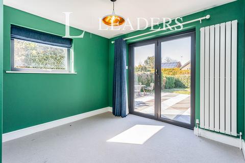 3 bedroom semi-detached house to rent, Western Road, Haywards Heath
