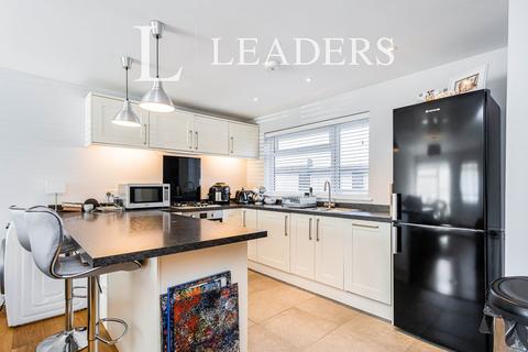 2 bedroom flat to rent, Queens Court, Queens Road