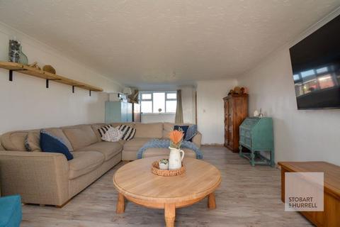 4 bedroom semi-detached house for sale, Ostend Road, Norwich NR12