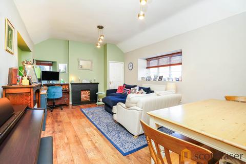 2 bedroom flat to rent, Woodgreen, Witney OX28 1DD