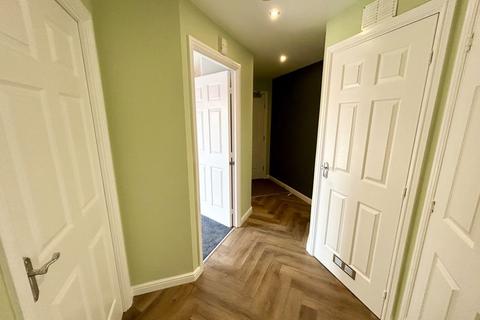 2 bedroom apartment to rent, Pinhigh Place, Salford