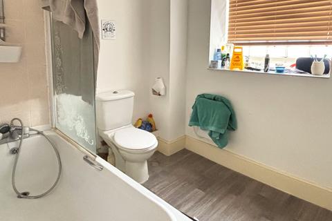 undefined, The Crescent, Gloucester, GL1