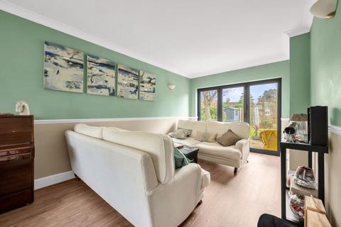 6 Bridgewater Close, Chislehurst, BR7 6QU
