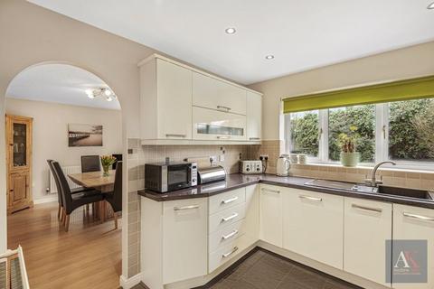 4 bedroom detached house for sale, Botesworth Green, Milnrow, OL16 3PJ
