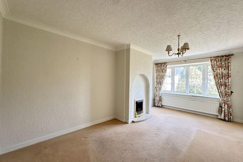 2 bedroom detached bungalow for sale, Castlegate Drive, Pontefract WF8