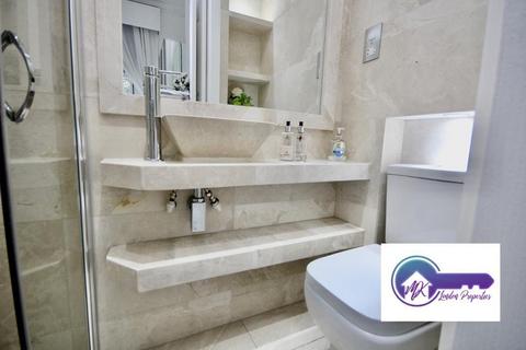 1 bedroom in a flat share to rent, Kilburn Park, London NW6
