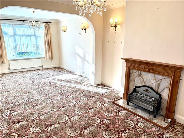 Lounge/Dining Room