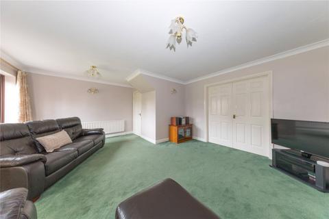 35 Emmer Green, Luton, LU2 8UH