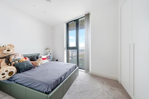 2 bedroom apartment for sale, Mercier Court, Starboard Way, London, E16