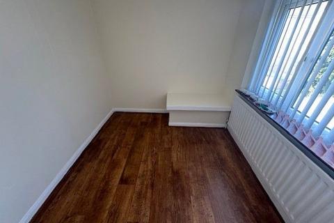 4 bedroom detached house to rent, 10a Canterbury Close