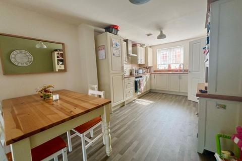 24 Blackthorn Row, Faringdon, SN7 7GY